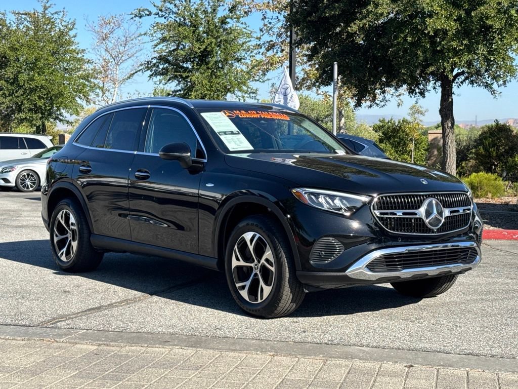 Used 2025 Mercedes-Benz GLC 350e 4MATIC image 5