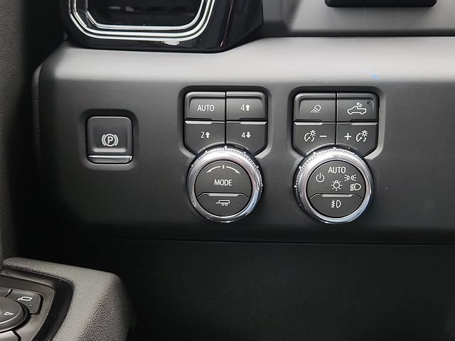 New 2026 GMC Sierra 3500 AT4 w/ Technology Package AWD/4WD image 16