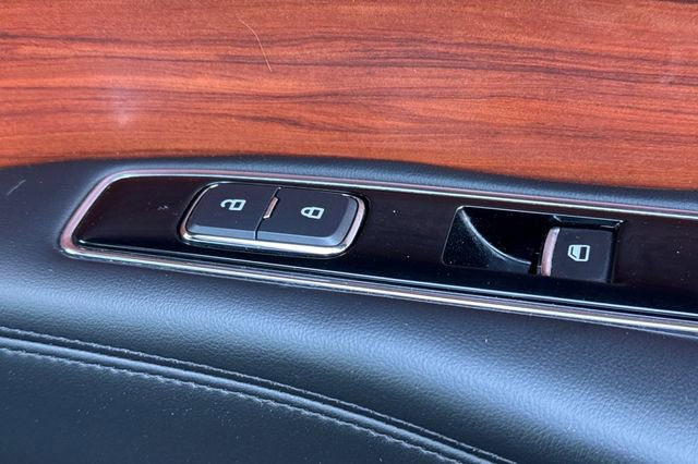 Used 2020 Lincoln Navigator L Reserve w/ Equipment Group 208A Reserve image 23