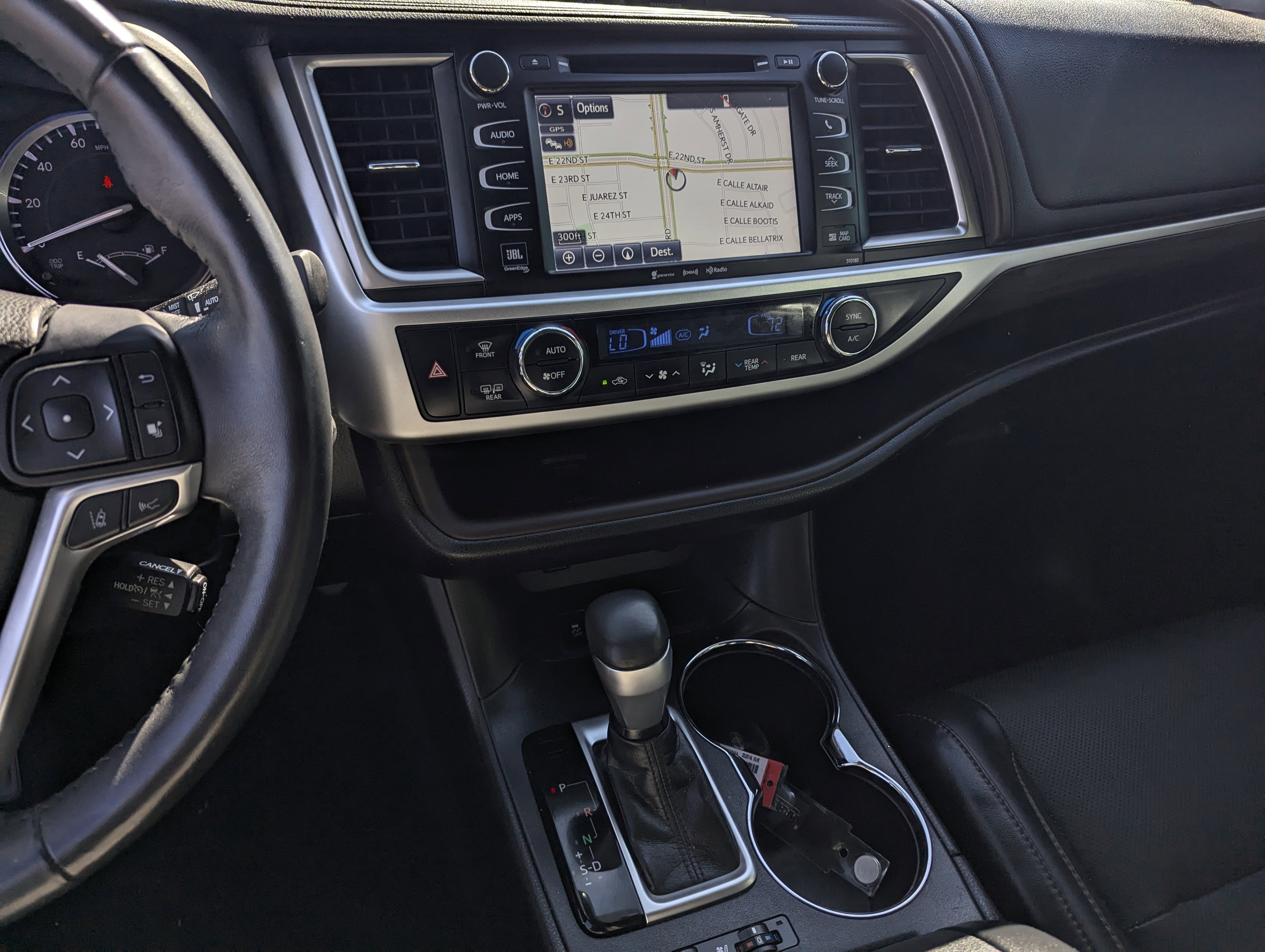 Used 2018 Toyota Highlander Limited Platinum image 11