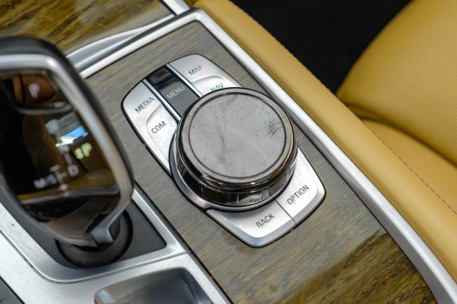 Used 2019 BMW 740i w/ Executive Package RWD image 26