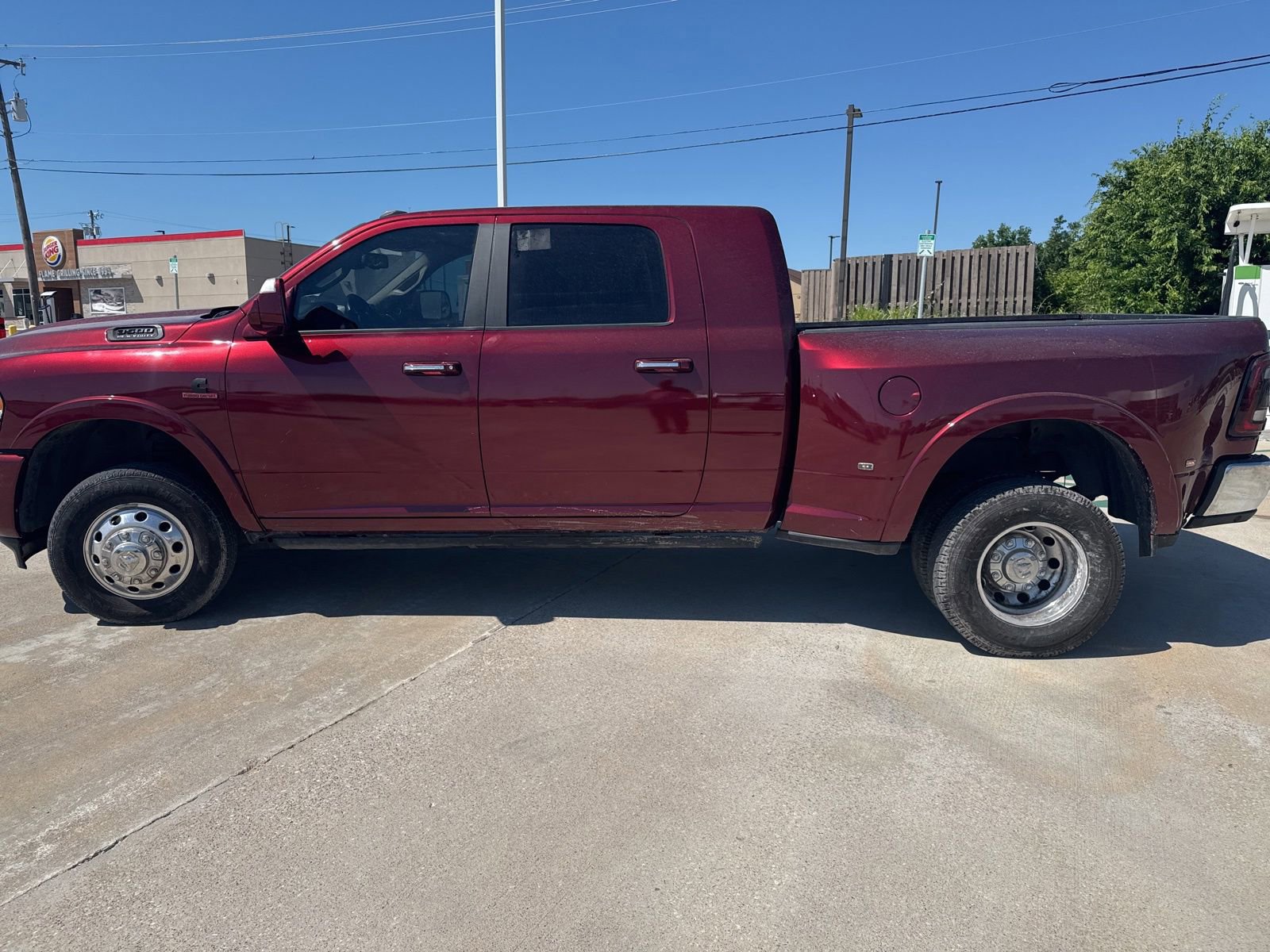Used 2022 RAM 3500 Laramie AWD/4WD image 3