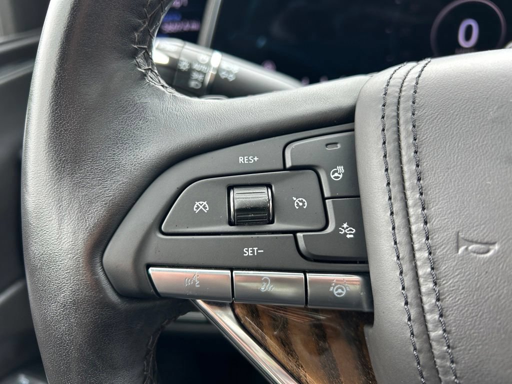 Used 2023 Cadillac Escalade ESV Sport Platinum w/ LPO, ONYX Package AWD/4WD image 18