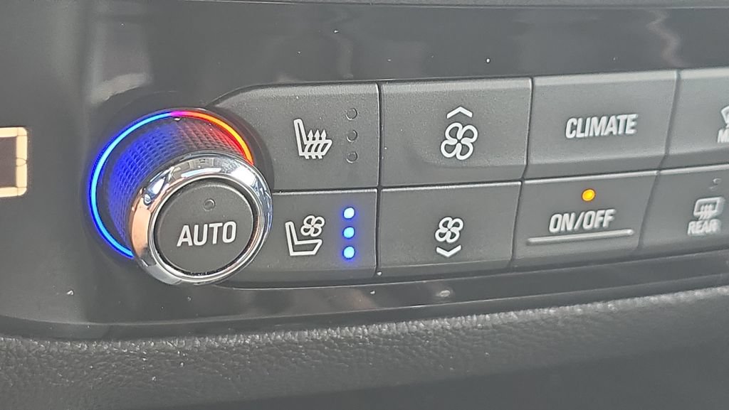Used 2019 Buick Enclave Premium w/ Experience Buick Package AWD/4WD image 28