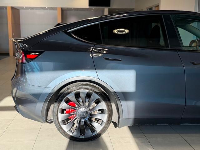Used 2023 Tesla Model Y Performance AWD/4WD image 17