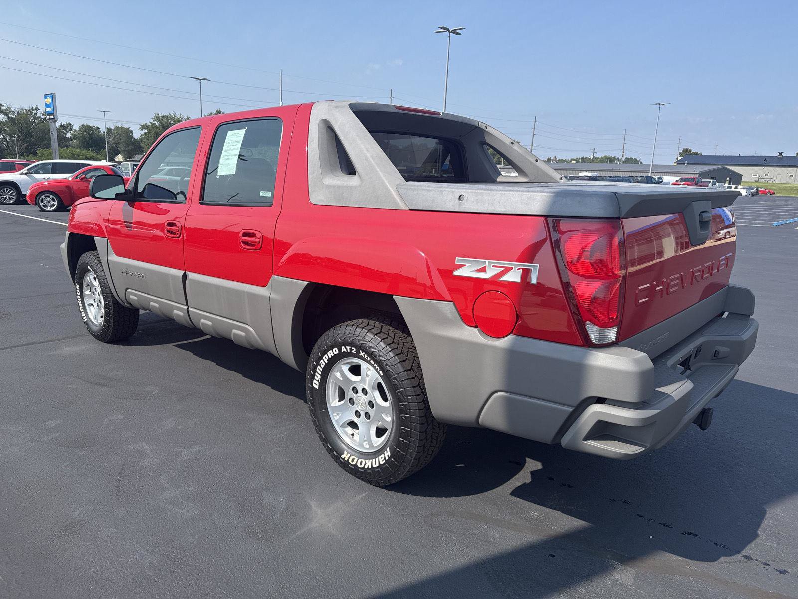 Used 2002 Chevrolet Avalanche 4x4 w/ Off-Road Suspension Pkg image 2