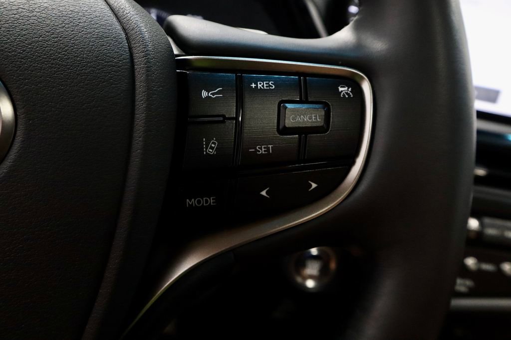 Used 2023 Lexus ES 250 w/ Premium Package image 28