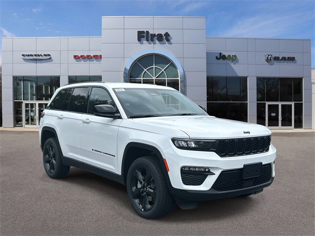 New 2025 Jeep Grand Cherokee Limited w/ Black Appearance Package