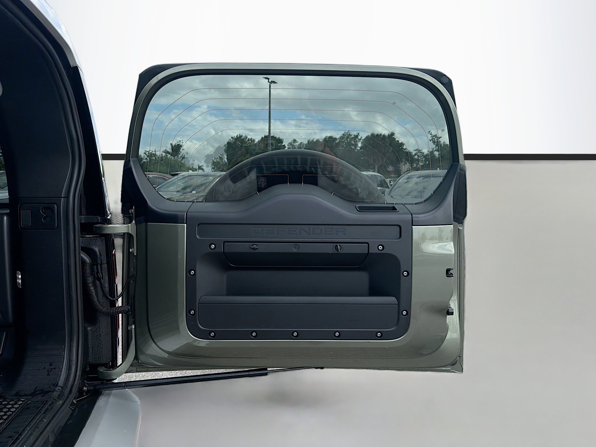 Used 2025 Land Rover Defender 110 S image 13