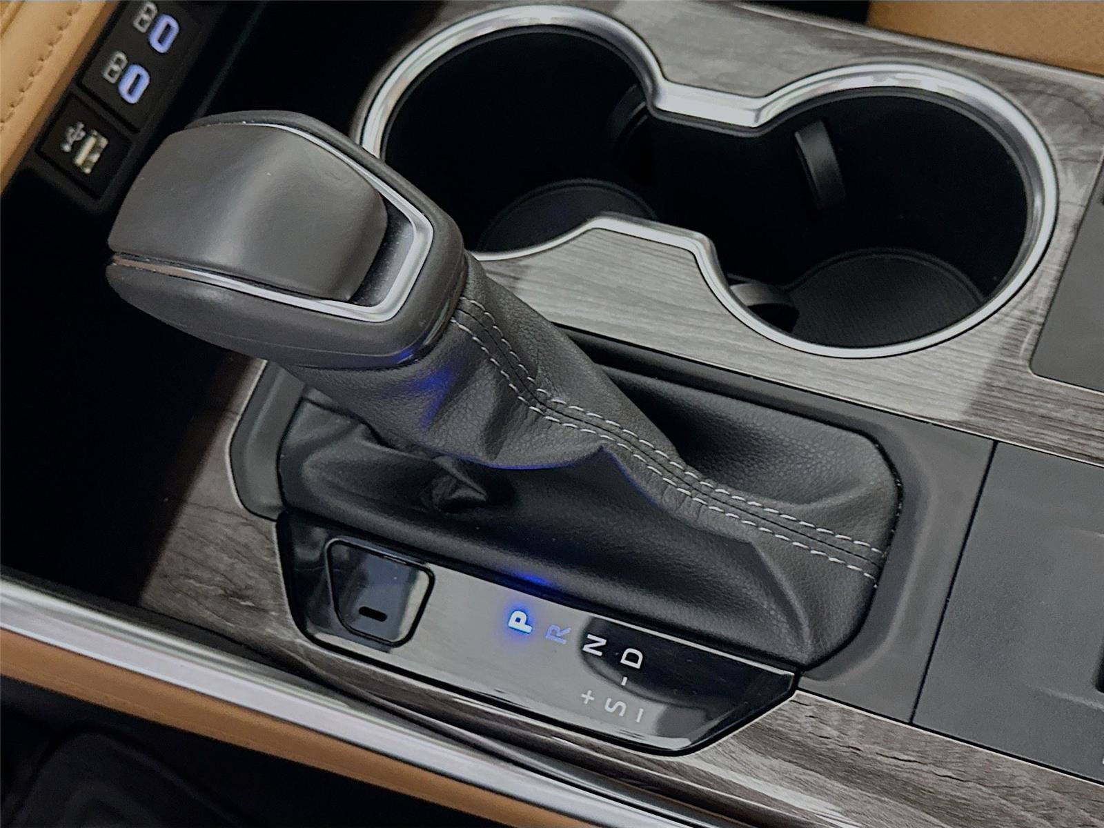 Used 2025 Toyota Highlander Platinum image 15