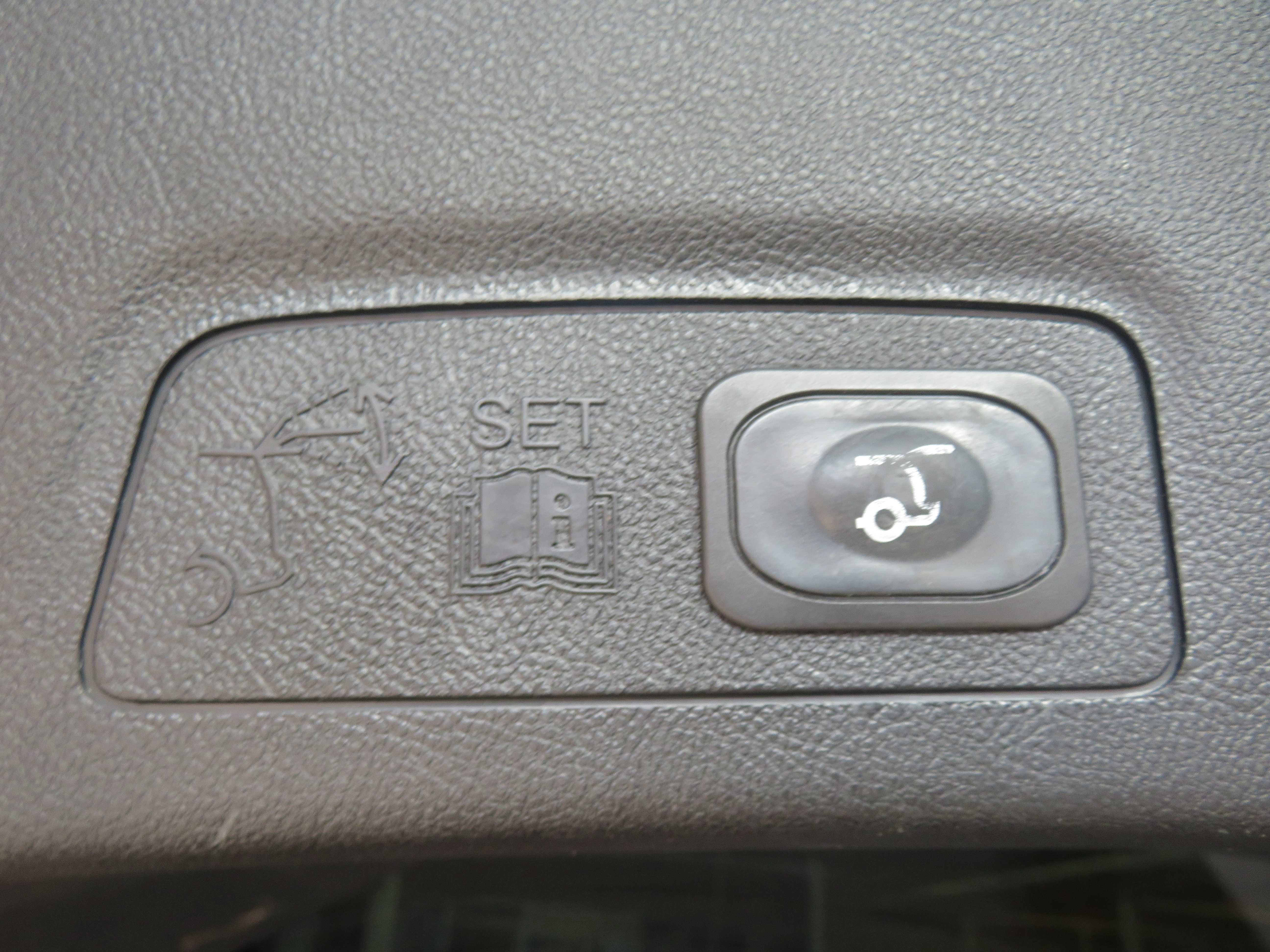 Used 2018 Lincoln MKC Reserve w/ Lincoln MKC Climate Package image 49