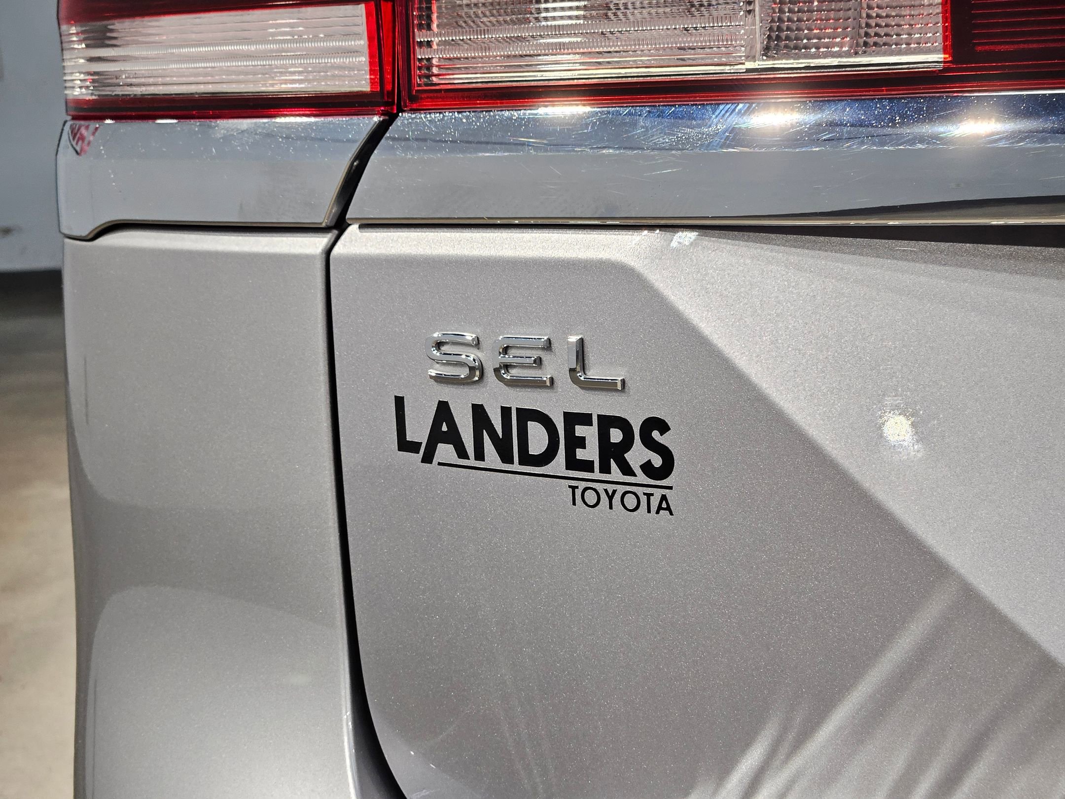 Used 2024 Volkswagen Atlas SEL Premium R-Line AWD/4WD image 39