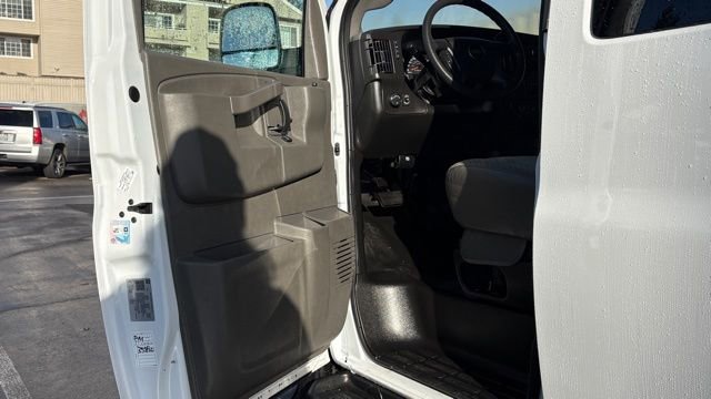 Used 2023 Chevrolet Express 3500 LS image 29