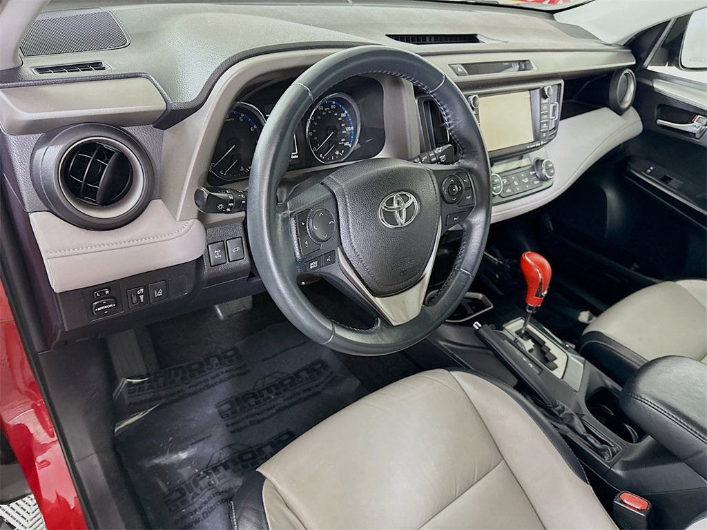 Used 2017 Toyota RAV4 Limited image 18