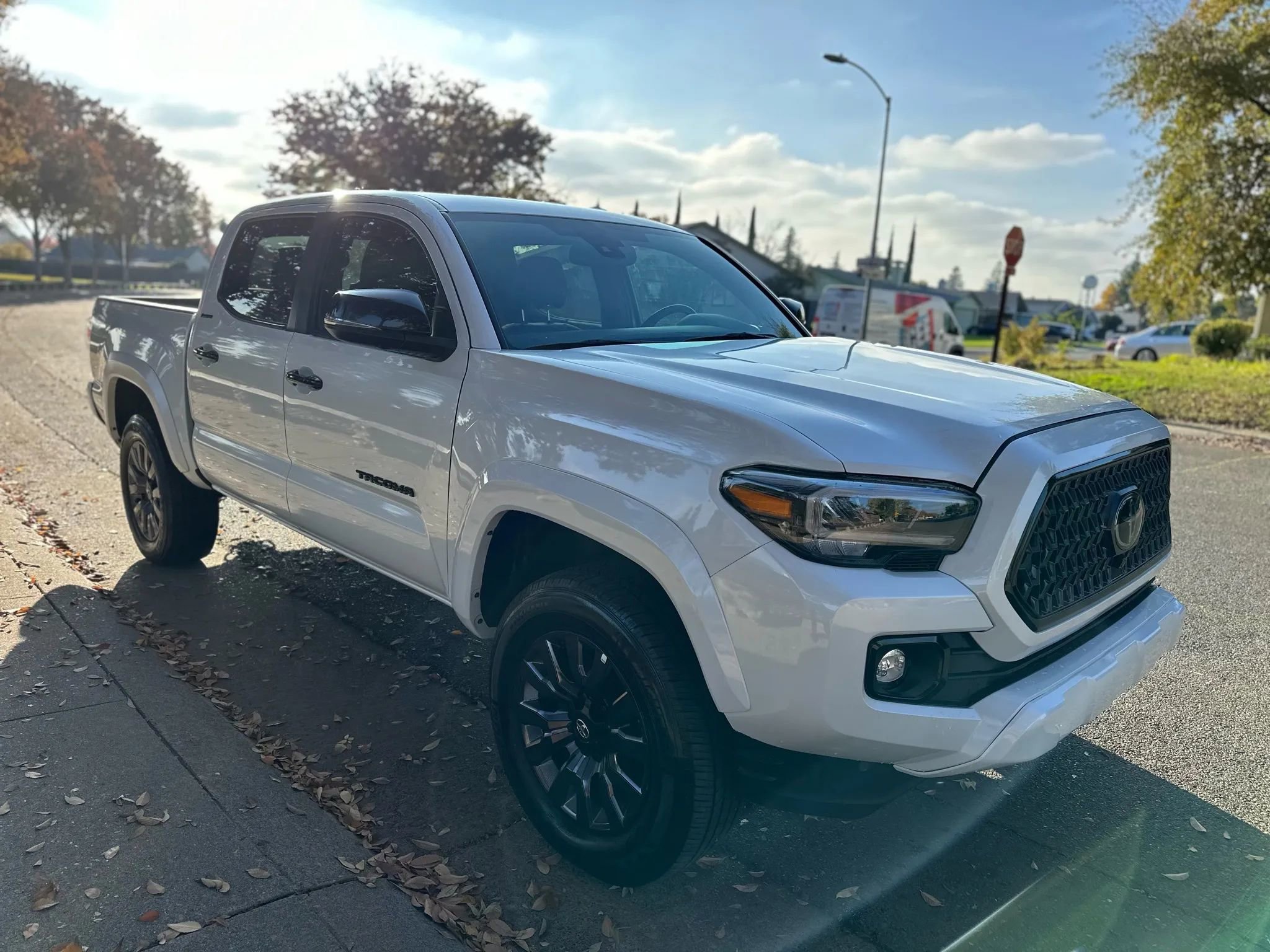 Used 2022 Toyota Tacoma Limited image 5