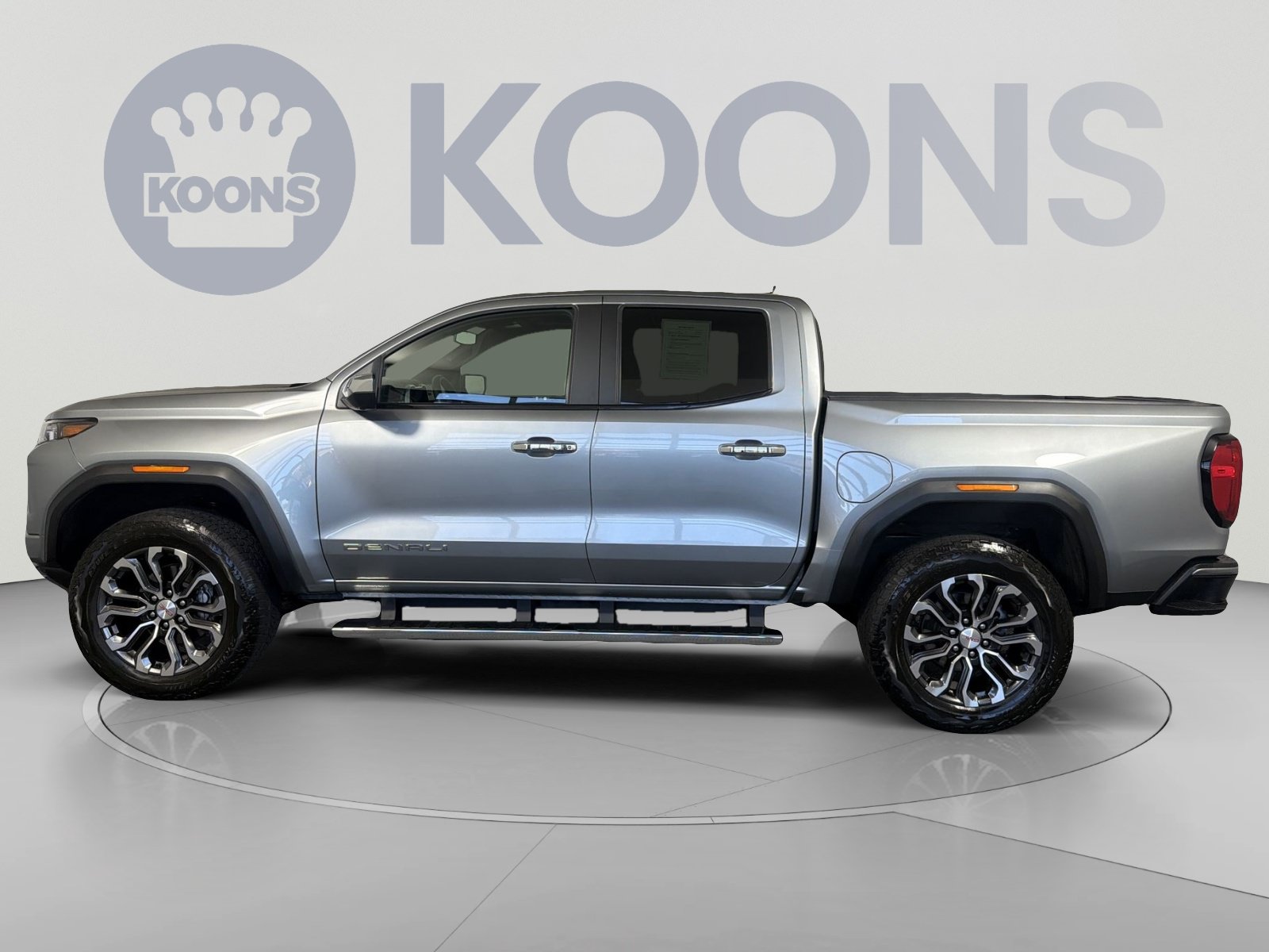 Used 2024 GMC Canyon Denali AWD/4WD image 2