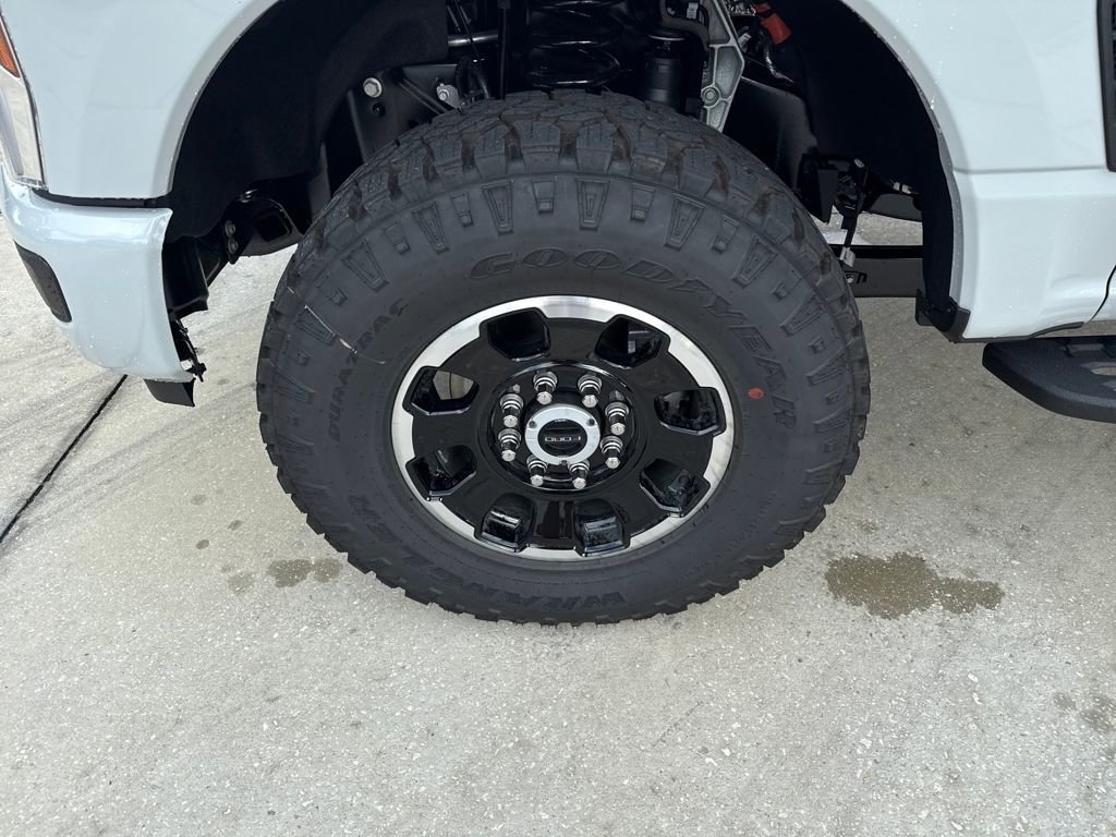 New 2026 Ford F250 Platinum image 17