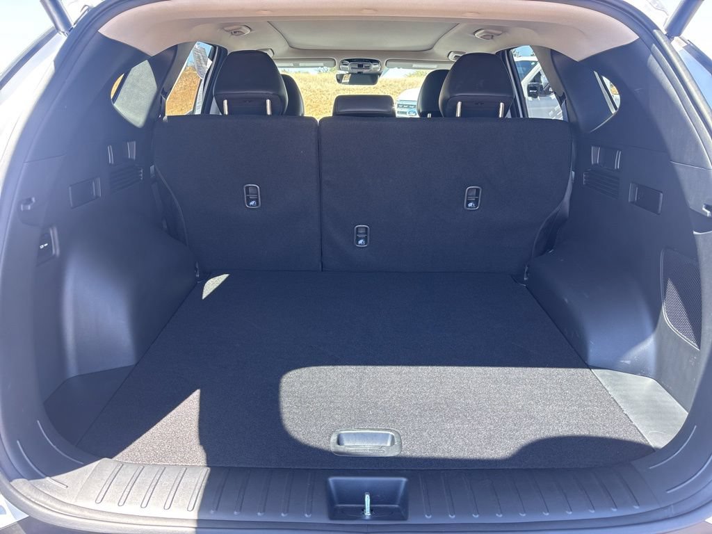Certified 2025 Hyundai Tucson Limited AWD/4WD image 16