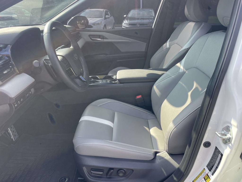 Used 2025 Toyota Camry SE w/ Multimedia Upgrade Package FWD image 16