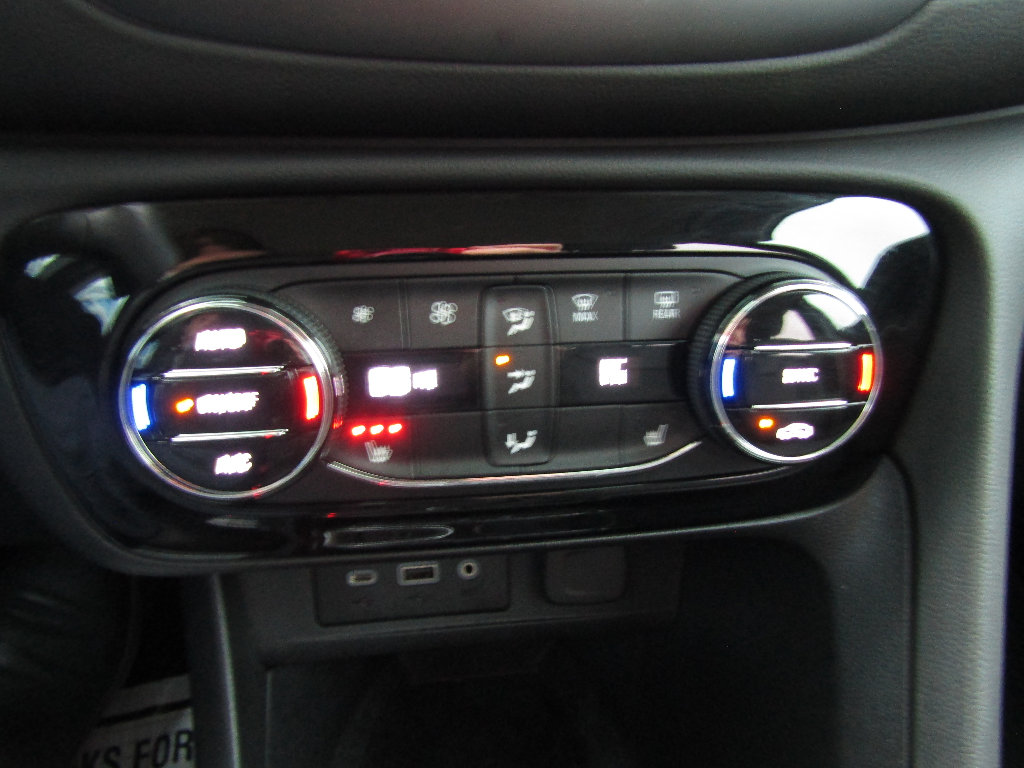 Used 2022 Buick Encore GX Select w/ Sport Touring Package image 17