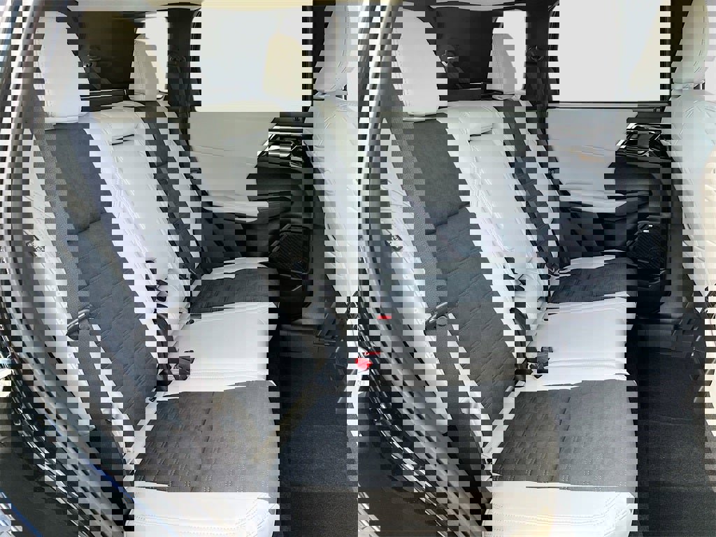 New 2025 Mitsubishi Outlander SE image 27