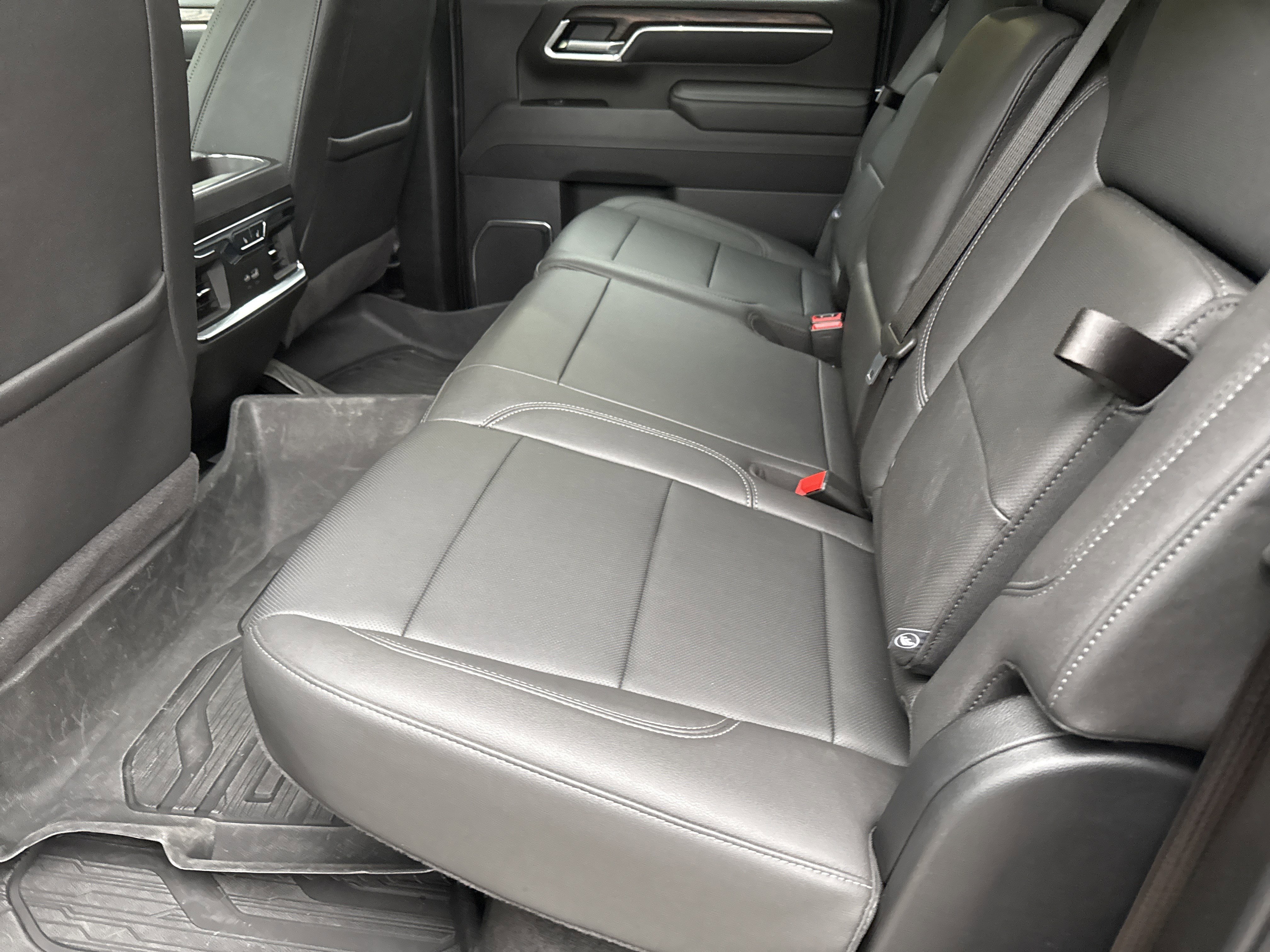 Used 2025 GMC Sierra 2500 SLT image 21