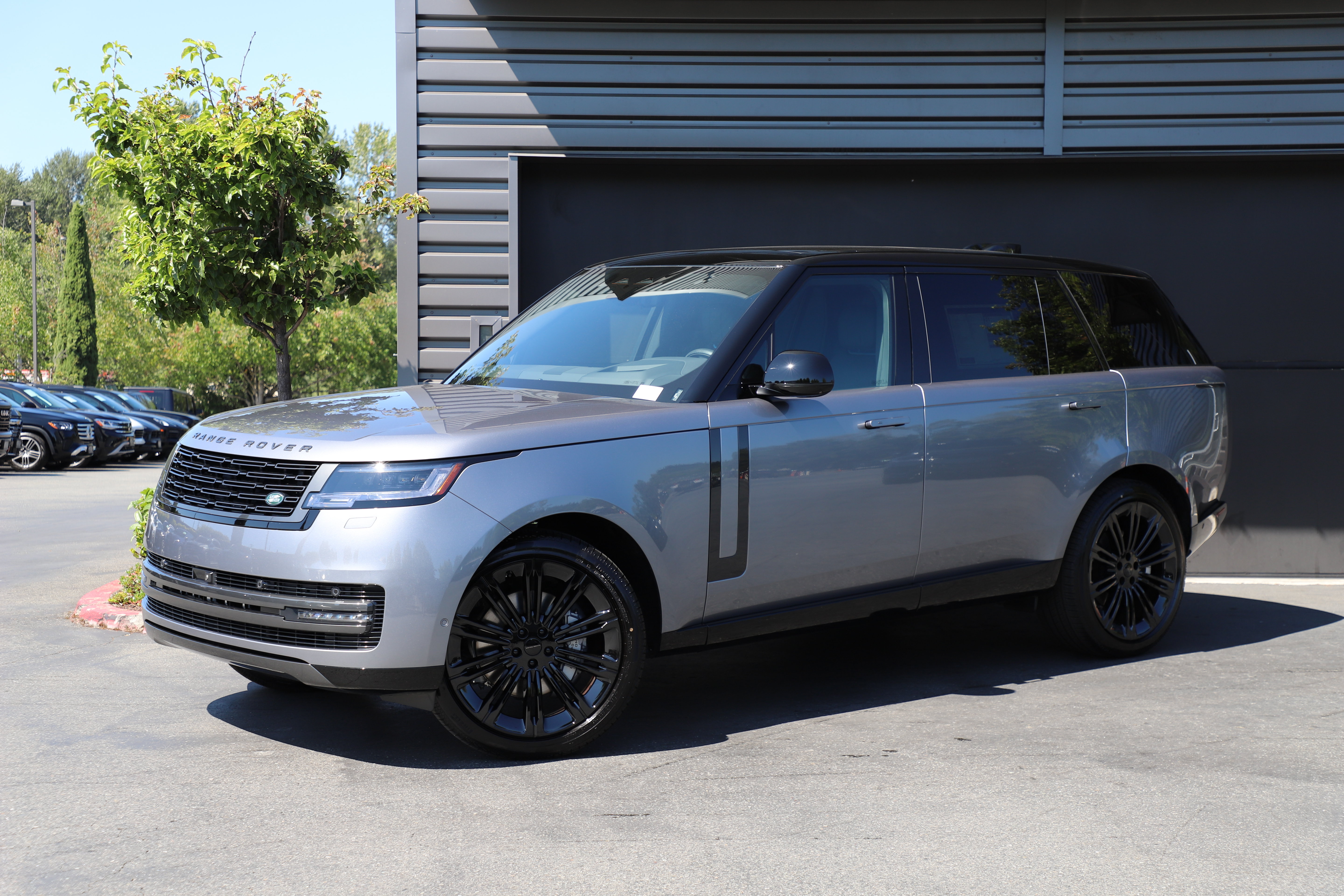 New 2026 Land Rover Range Rover Long Wheelbase SE AWD/4WD video 1
