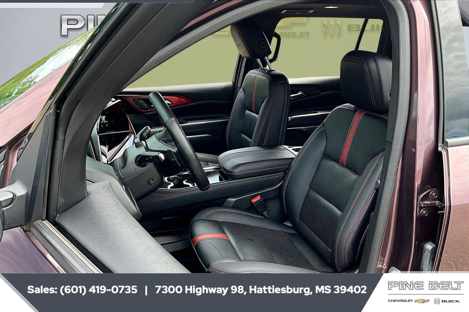 Used 2025 Chevrolet Traverse RS w/ LPO, Floor Liner Package image 18