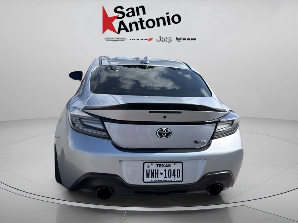 Used 2022 Toyota GR86 Premium RWD image 6
