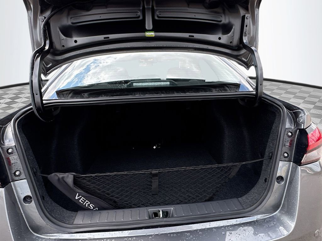 Used 2025 Nissan Versa S w/ S Plus Package image 21