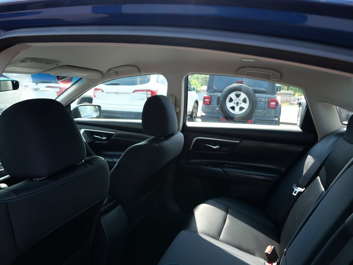 Used 2017 Nissan Altima 2.5 SR FWD image 19