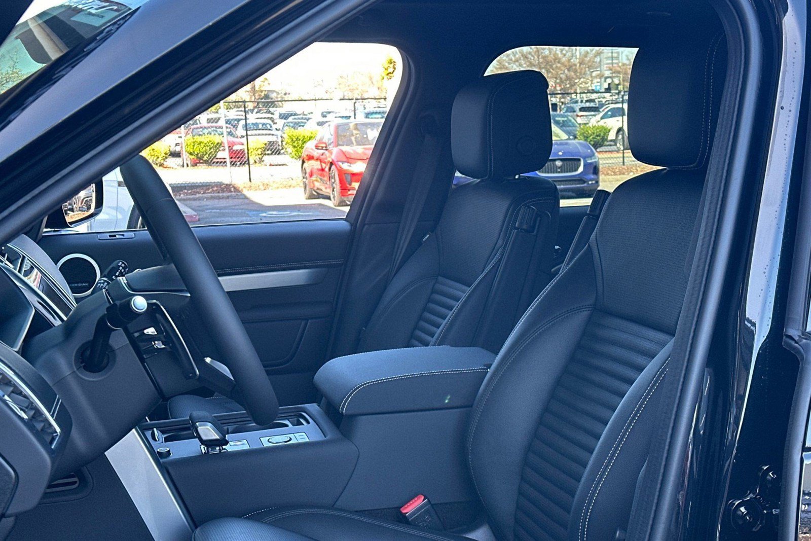 New 2026 Land Rover Discovery Limited Edition AWD/4WD image 21