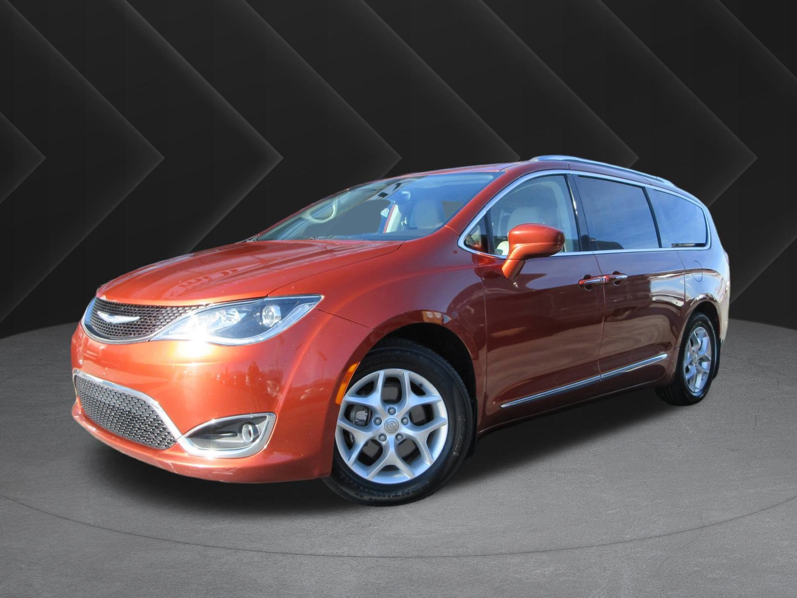 Used 2018 Chrysler Pacifica Touring-L Plus w/ Tire & Wheel Group