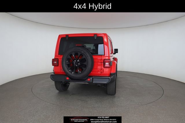 Used 2025 Jeep Wrangler Unlimited Sahara AWD/4WD image 16