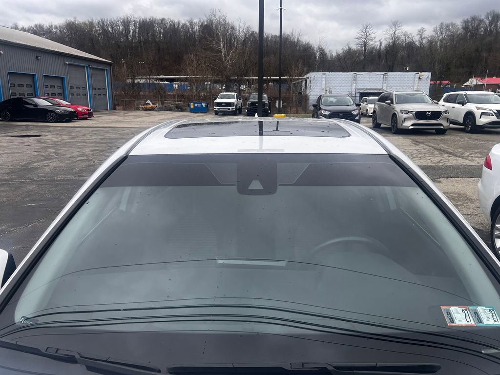 Used 2022 Toyota Camry SE w/ Cold Weather Package image 22