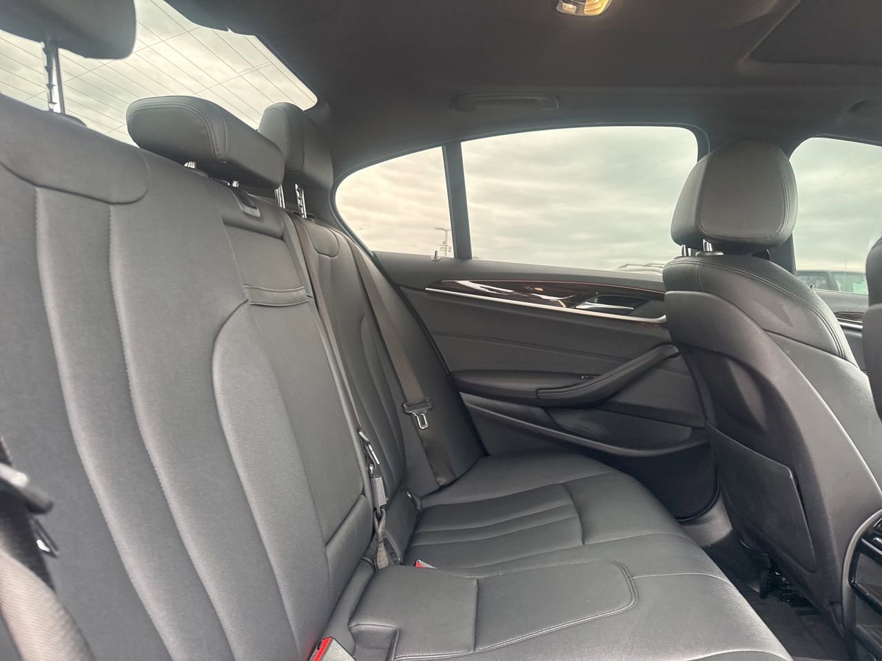 Used 2018 BMW 530i xDrive AWD/4WD image 30