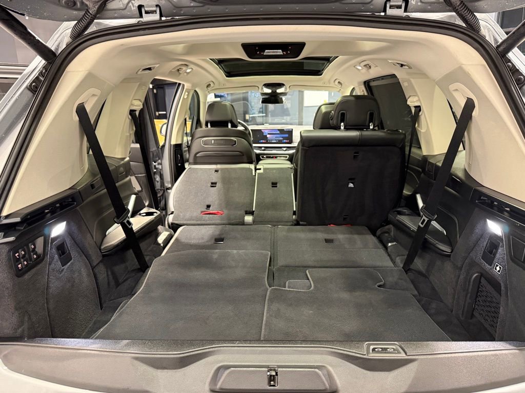 Used 2024 BMW X7 xDrive40i w/ Premium Package image 31