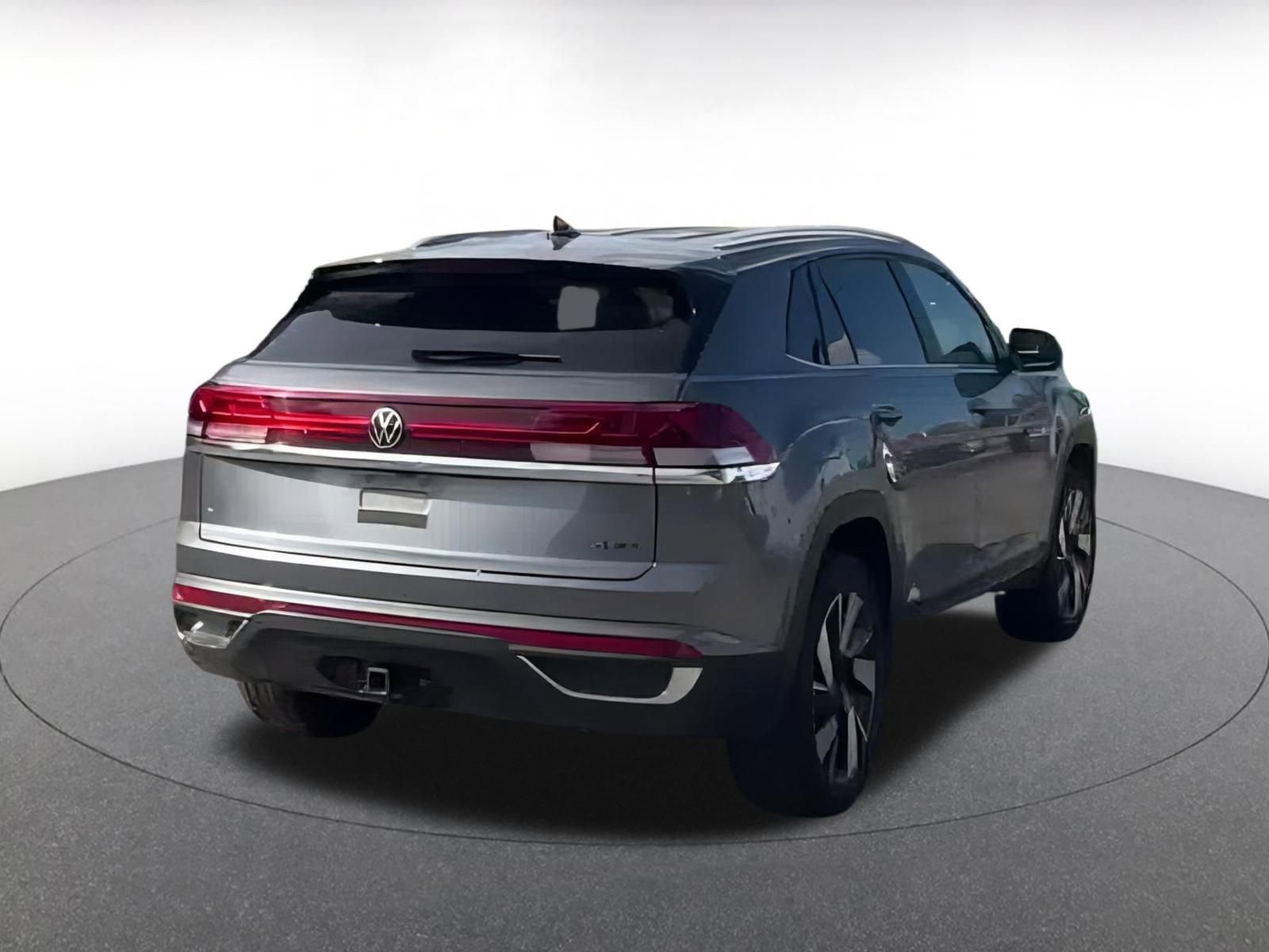 Used 2025 Volkswagen Atlas Cross Sport SE image 11