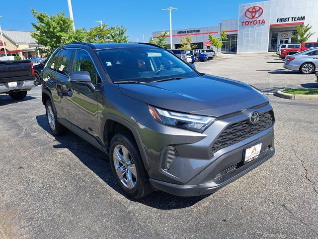 Used 2025 Toyota RAV4 XLE w/ Weather Package AWD/4WD image 4