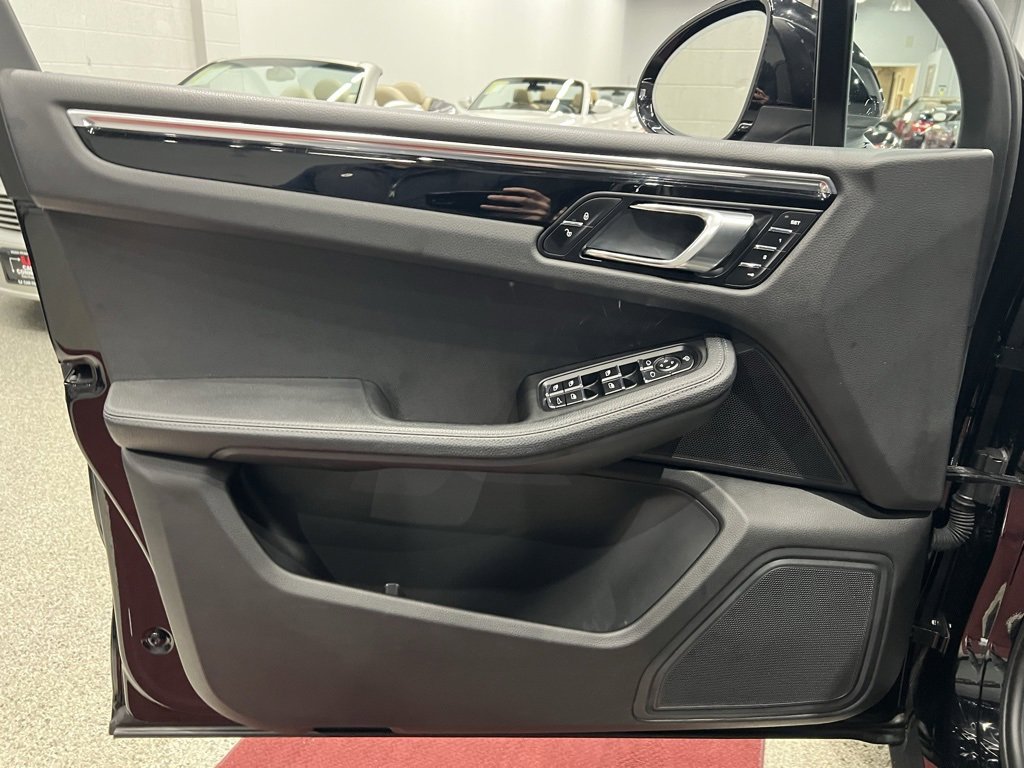 Used 2015 Porsche Macan S image 17