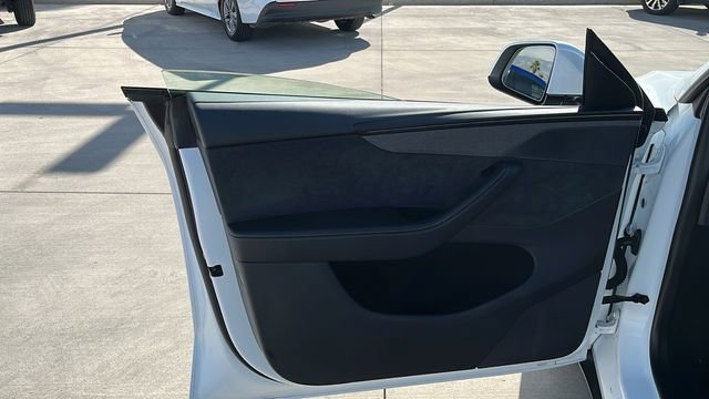 Used 2026 Tesla Model Y Long Range image 5
