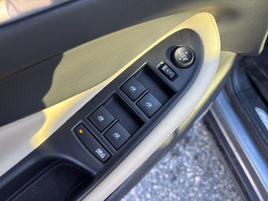 Used 2020 Buick Envision Premium AWD/4WD image 11