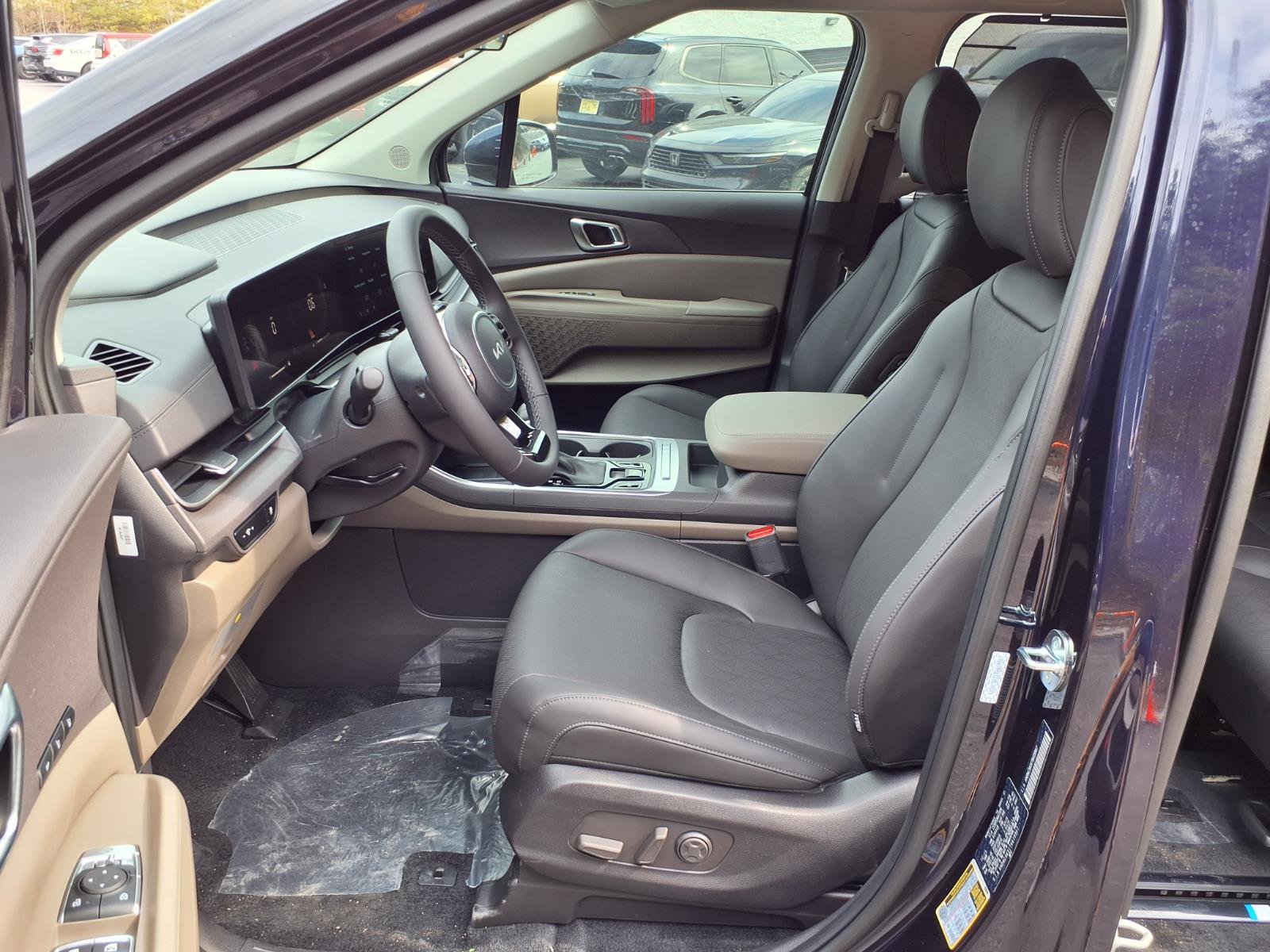 New 2026 Kia Carnival EX image 5