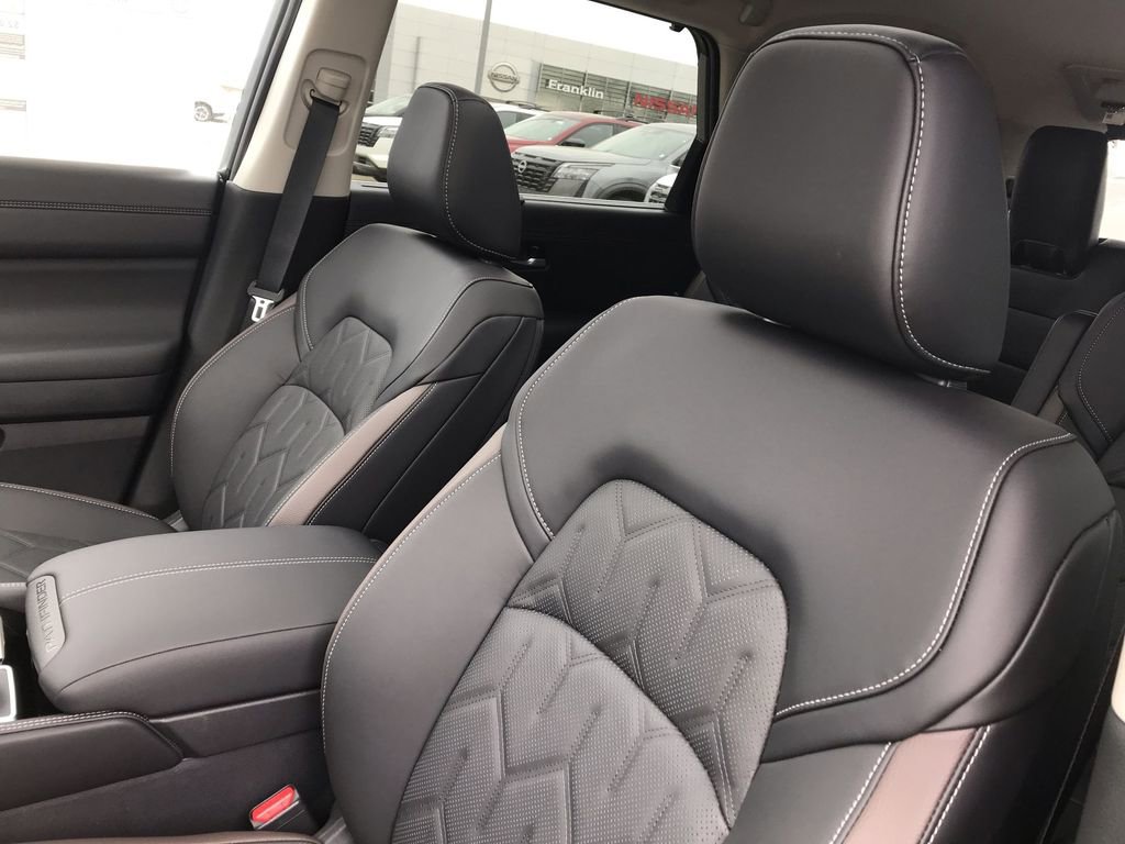 New 2026 Nissan Pathfinder Platinum image 11