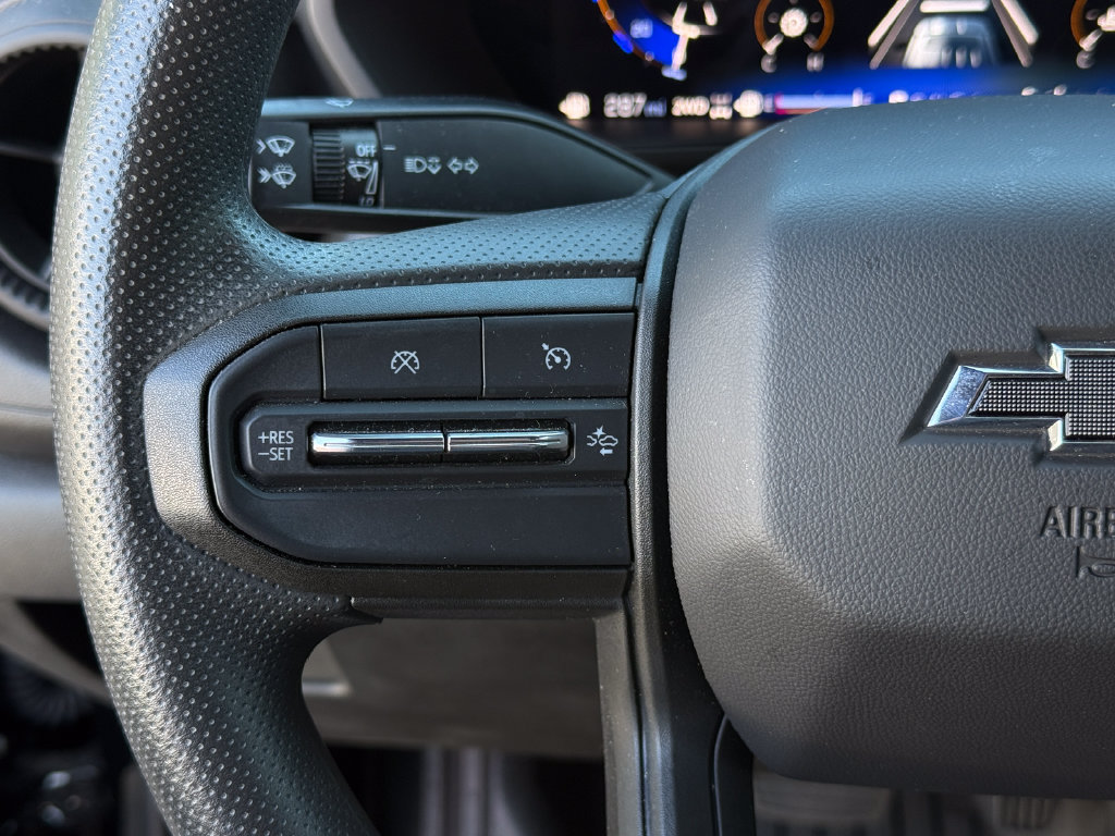 Used 2025 Chevrolet Colorado Trail Boss AWD/4WD image 8