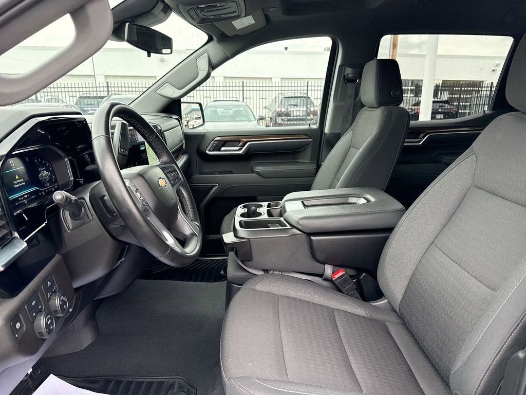 Used 2025 Chevrolet Silverado 1500 LT image 23