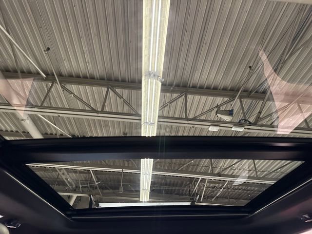 Used 2024 Ford F350 Platinum w/ Tremor Off-Road Package image 32