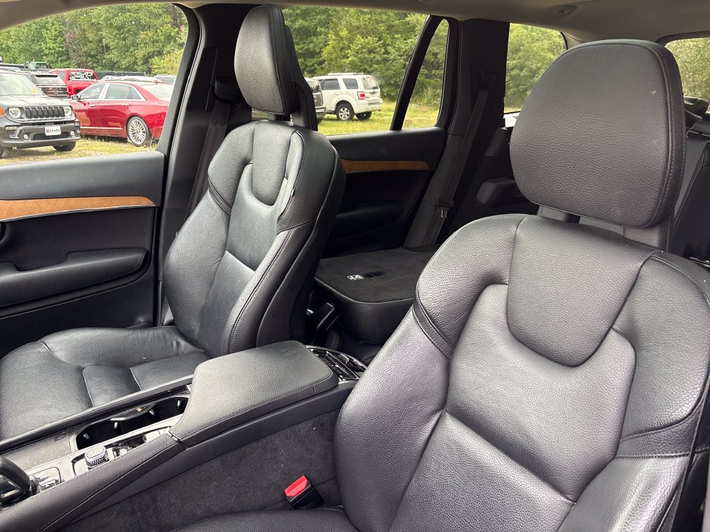 Used 2021 Volvo XC90 T8 Inscription Expression w/ Climate Package AWD/4WD image 7