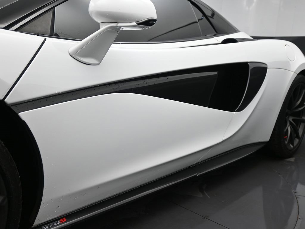 Used 2019 McLaren 570S Spider image 11