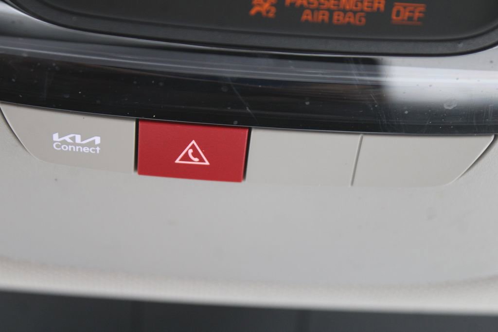 Certified 2025 Kia Sorento S w/ Panoramic Sunroof Package image 55